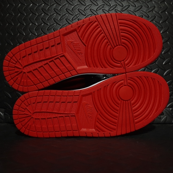 Jordan 1 Retro High OG Satin Bred (Women's) FD4810-061 size 12 - Picture 10 of 12